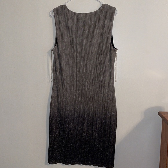 MICHAEL TYLER SLEEVELESS SHINY DRESS - Picture 5 of 6